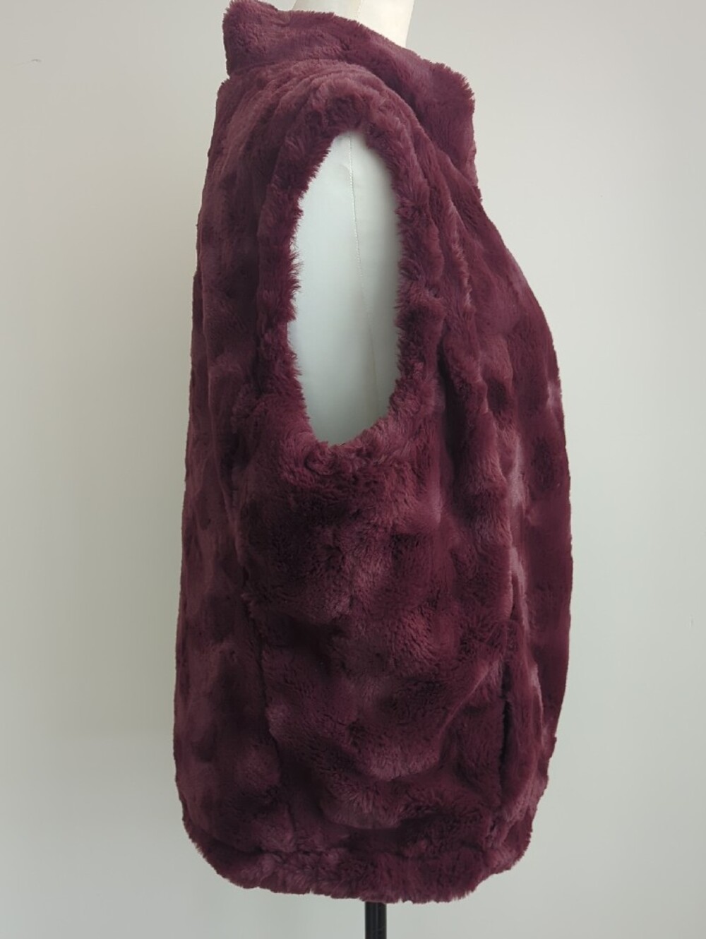 NWOT Nicole Miller Reversible Faux Fur Quilted Puffer Vest Wine Burgundy LARGE - Picture 7 of 8